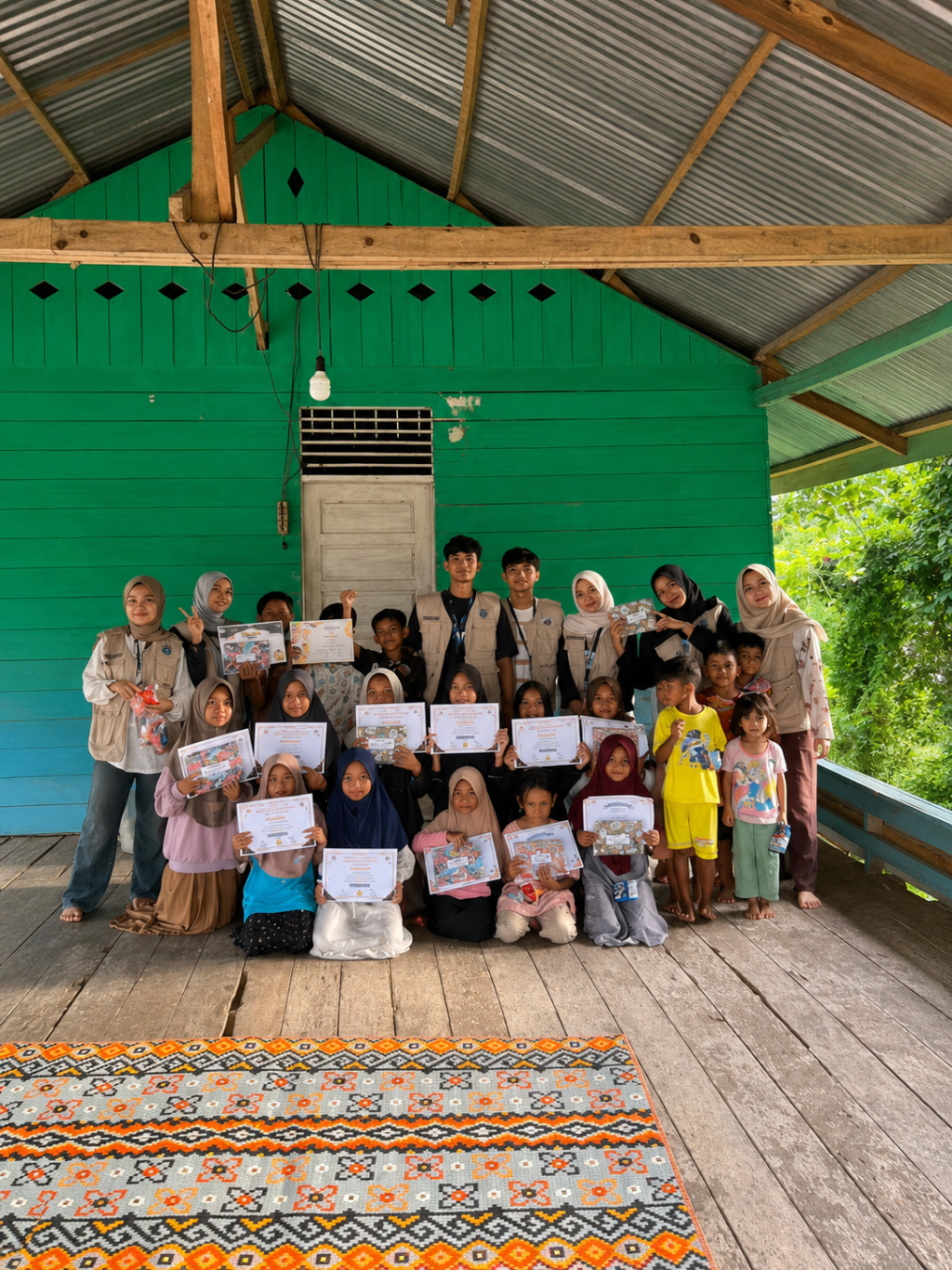 Suasana Kegiatan Mahasiswa KKN Bersama Anak - anak Gampong Pulo Rheng - Lomba Cerdas Cermat